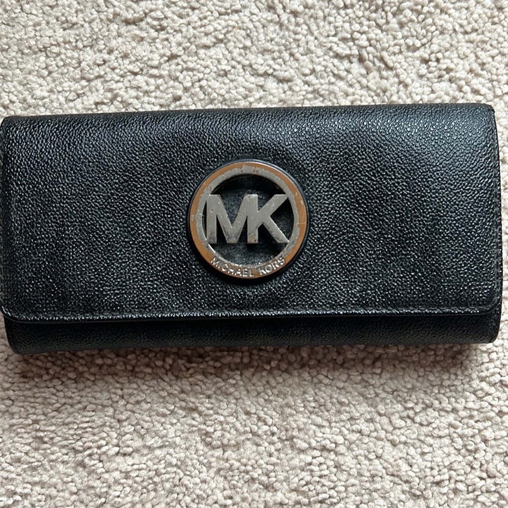 Black Michael Khors Wallet